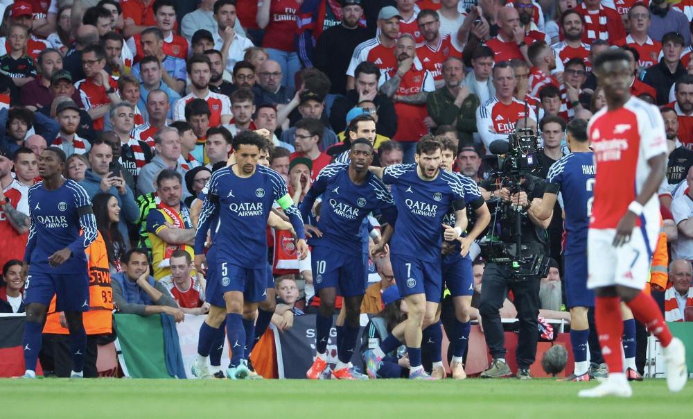 又叒抓内鬼！邮报：曼联变阵信息遭泄露，俱乐部将全力查明泄密来源（邮报：曼联变阵遭提前曝光，俱乐部启动彻查泄密源头）