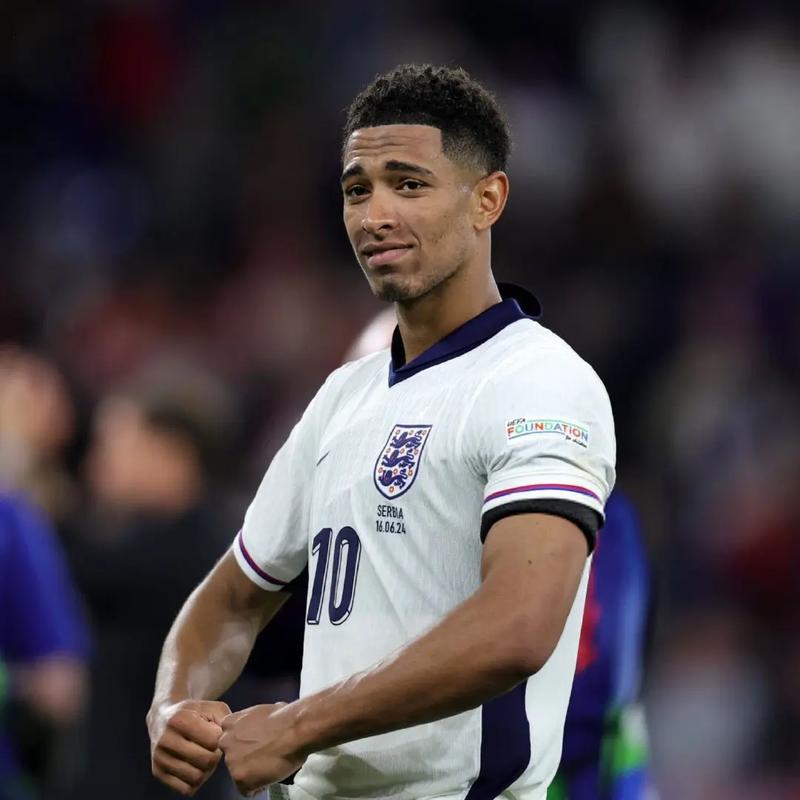 拜仁慕尼黑客场大胜沙尔克04