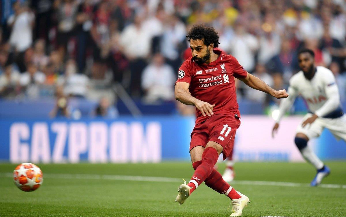 东体：特维斯在申花时训练都由自己决定，波耶特控制不了球队