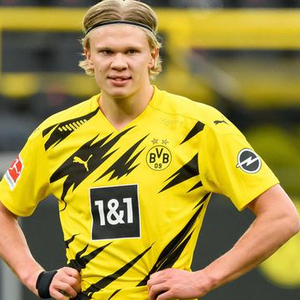 国安球迷跟河南球迷在烧烤店发生冲突，涉事球迷已经被警察带走