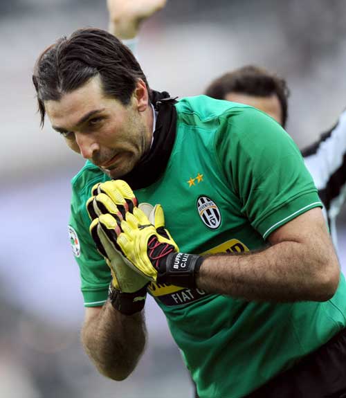 火药味！莫兰特用手狂指克莱面部，克莱怒火中烧一把甩开