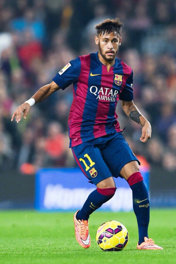 自苏牙以来，斯韦德贝里是首位西甲对皇马连续三场破门的外援（斯韦德贝里成苏牙后西甲首位对皇马连续三战破门的外援）