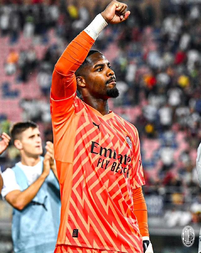 斯图加特后卫：在多特蒙德比赛总是很特别，期待周六的对决（斯图加特后卫：对阵多特总别具意义，期待周六之战）