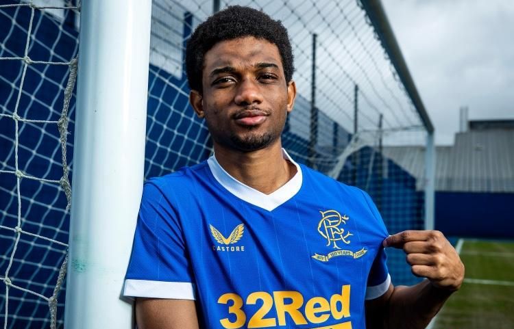 国安与河南合拍足协杯决赛宣传片：在传统足球赛中加入福瑞