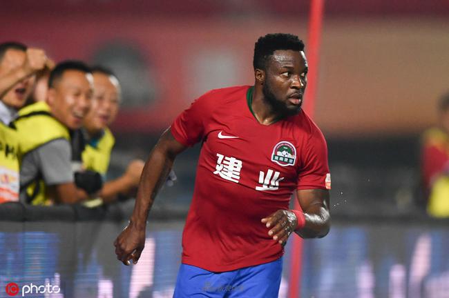 年轻控卫掌控比赛节奏