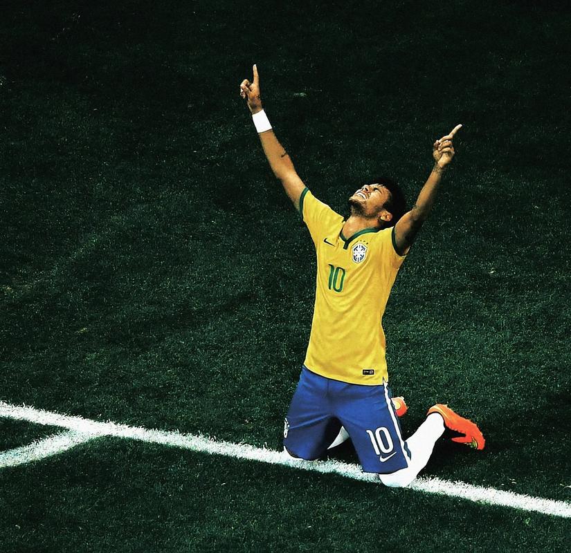 梅西：我在巴萨踢了一辈子球，却没能以我想象的方式告别