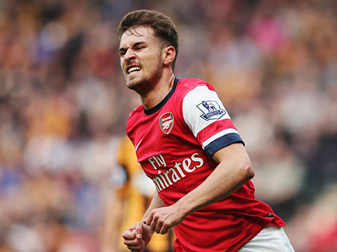 永久铭记！佩德罗-波罗在身上纹了欧联冠军奖杯图案（为铭记荣耀，佩德罗-波罗纹上欧联冠军奖杯）