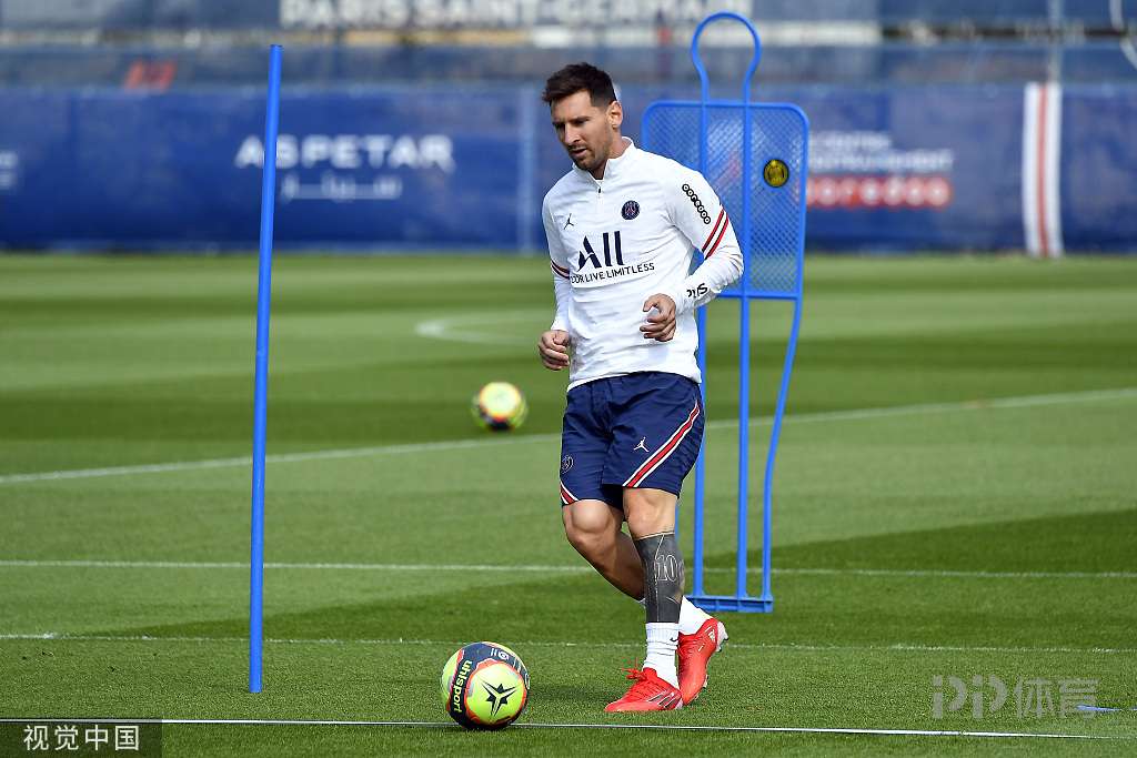 记者：曼城愿意冬窗外租18岁前锋桑加雷，安德莱赫特等队有意